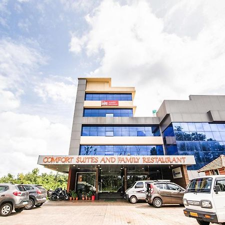 Capital O 22439 Ratna Forever Hotel Karkal Exterior photo