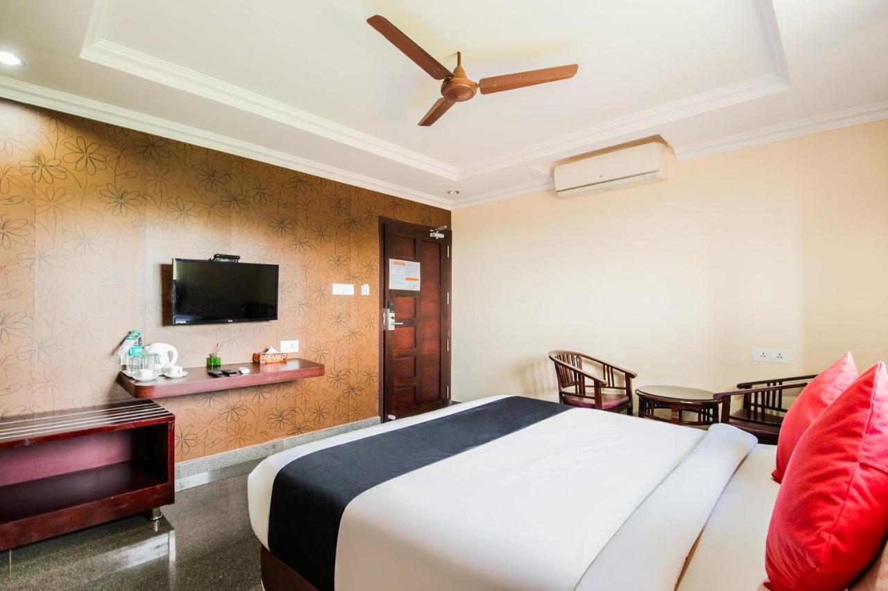 Capital O 22439 Ratna Forever Hotel Karkal Exterior photo