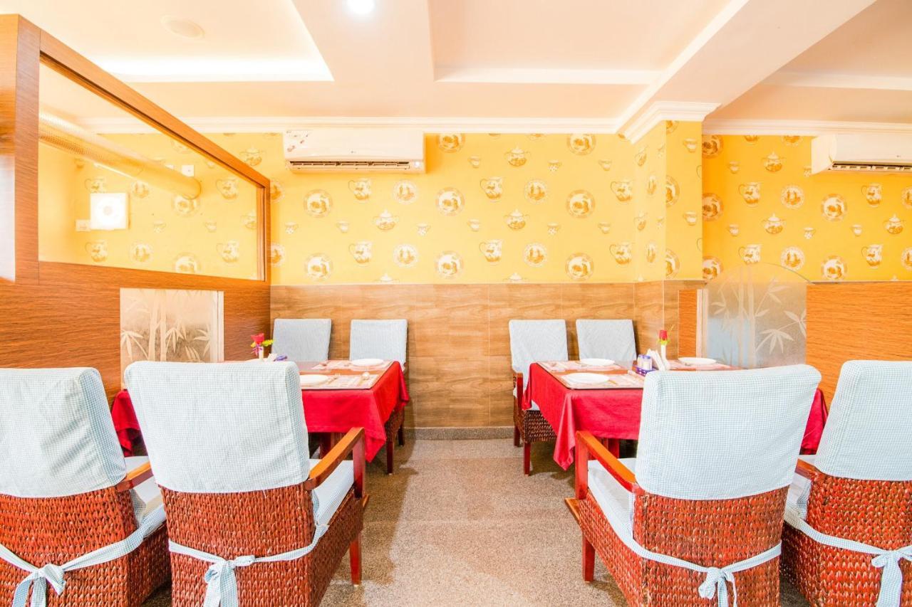 Capital O 22439 Ratna Forever Hotel Karkal Exterior photo